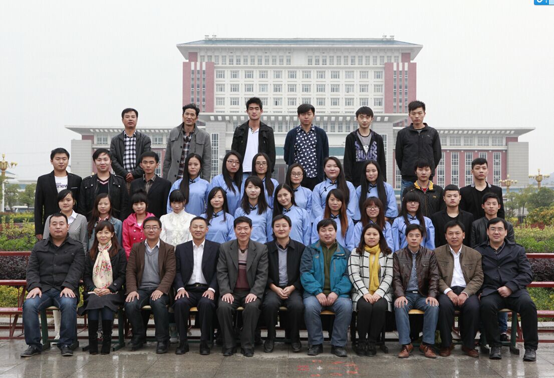 致青春——信息工程系2015届毕业生别样合影    